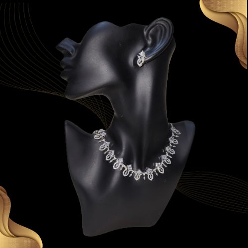 Embarace your beauty and highlight your pretty appeacrance by wearing these beautiful statement ab stone necklace set.